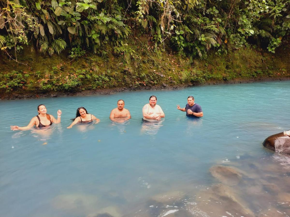 Cabinas Montañas del Tenorio Rio Celeste Exterior foto